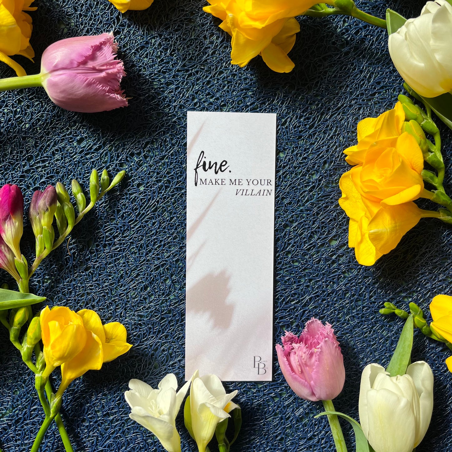 Semn de carte "make me your villain"