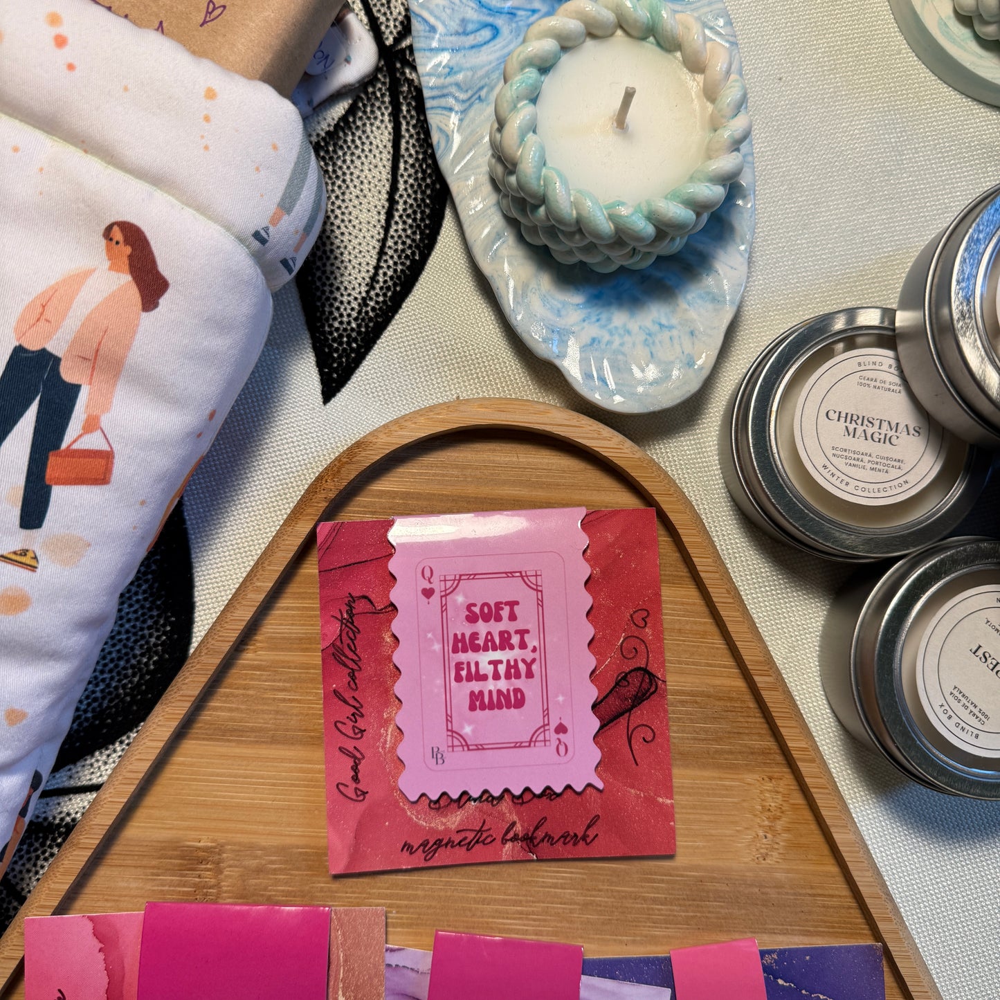 Semn de carte magnetic "Soft heart, filthy mind"