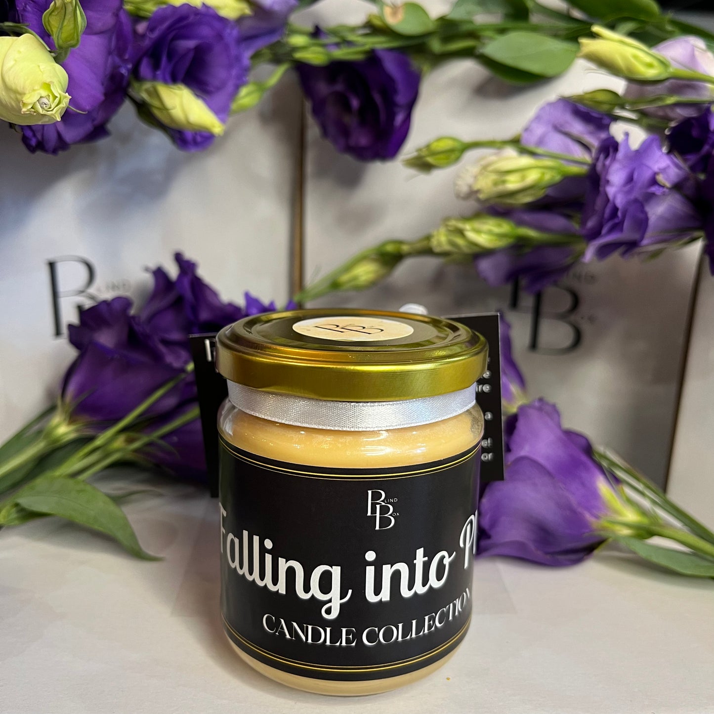 Lumânare Falling Into Place