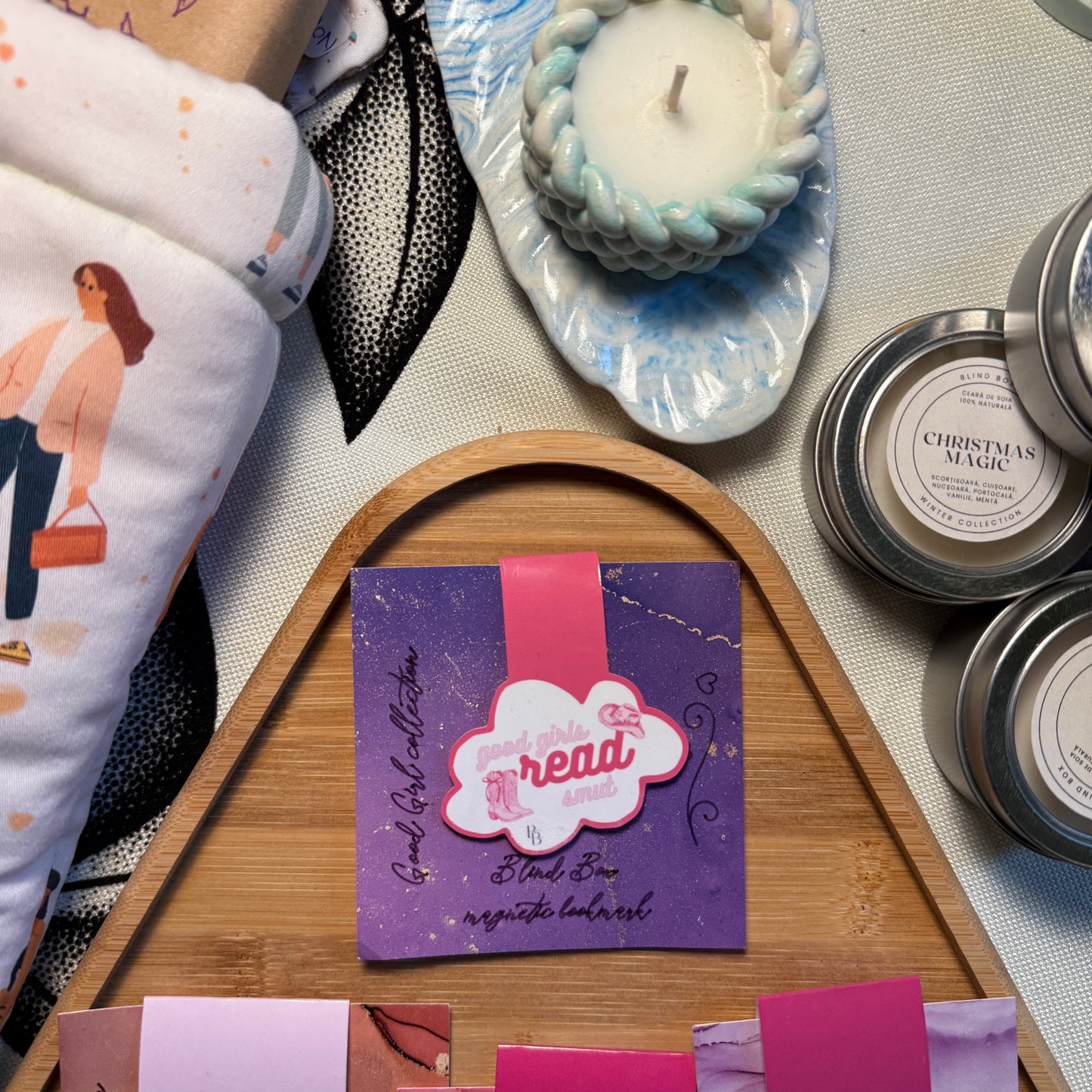 Semn de carte magnetic "good girls read smut"